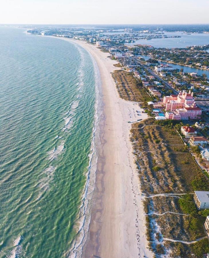 Beachside Shared Retreat: Private Room for Two St. Pete Beach Exterior photo