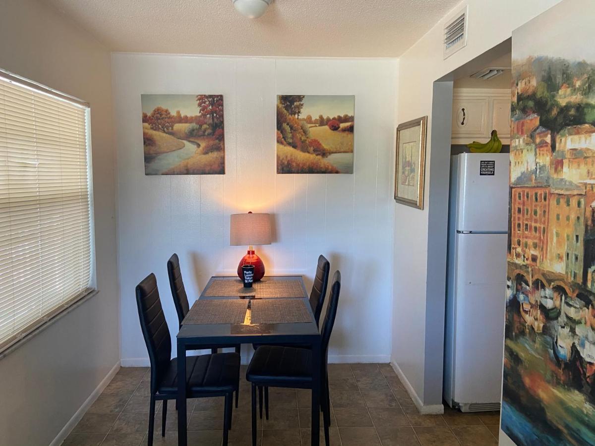 Beachside Shared Retreat: Private Room for Two St. Pete Beach Exterior photo